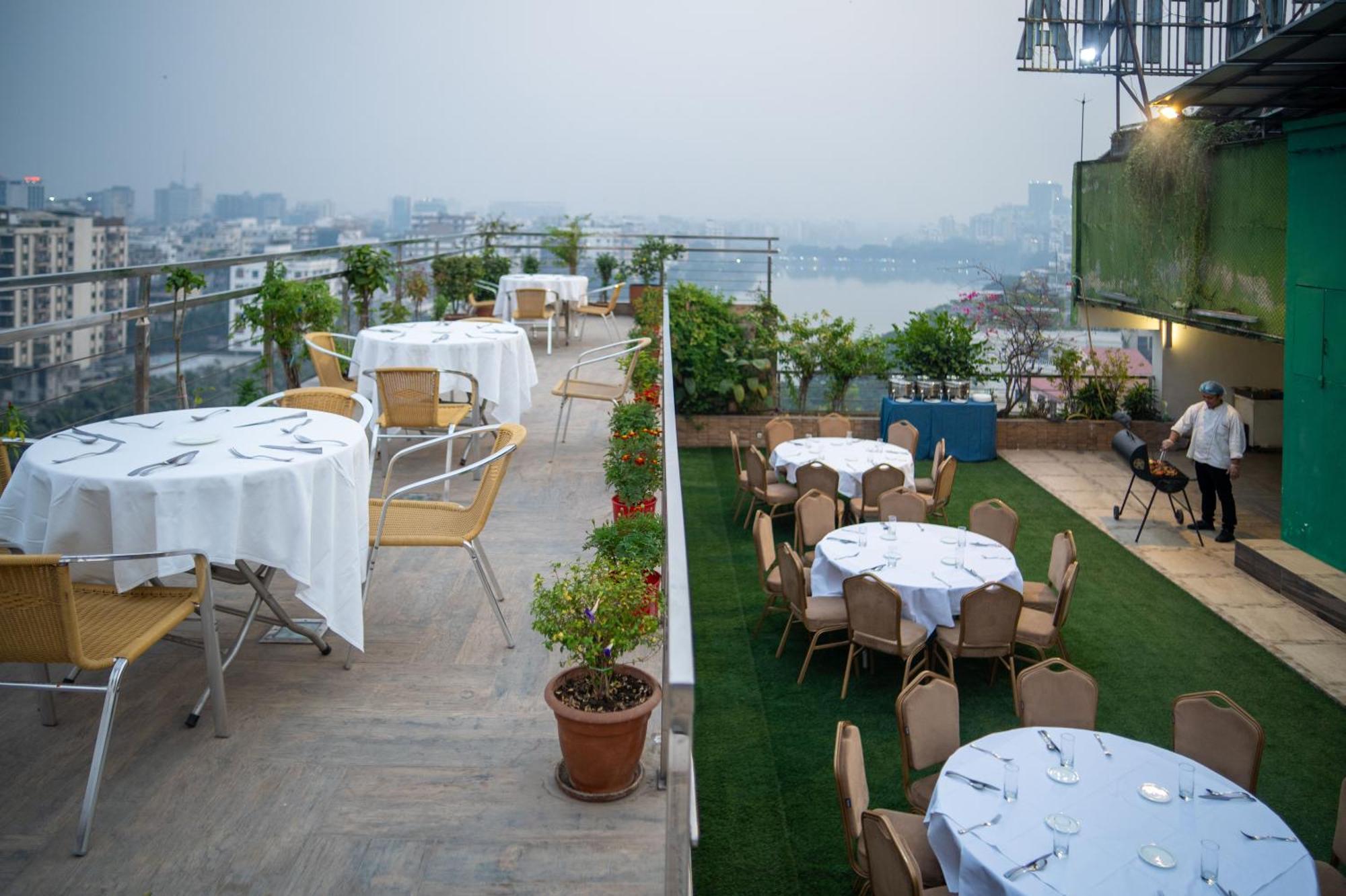Coventina Lake Suites Dhaka Esterno foto