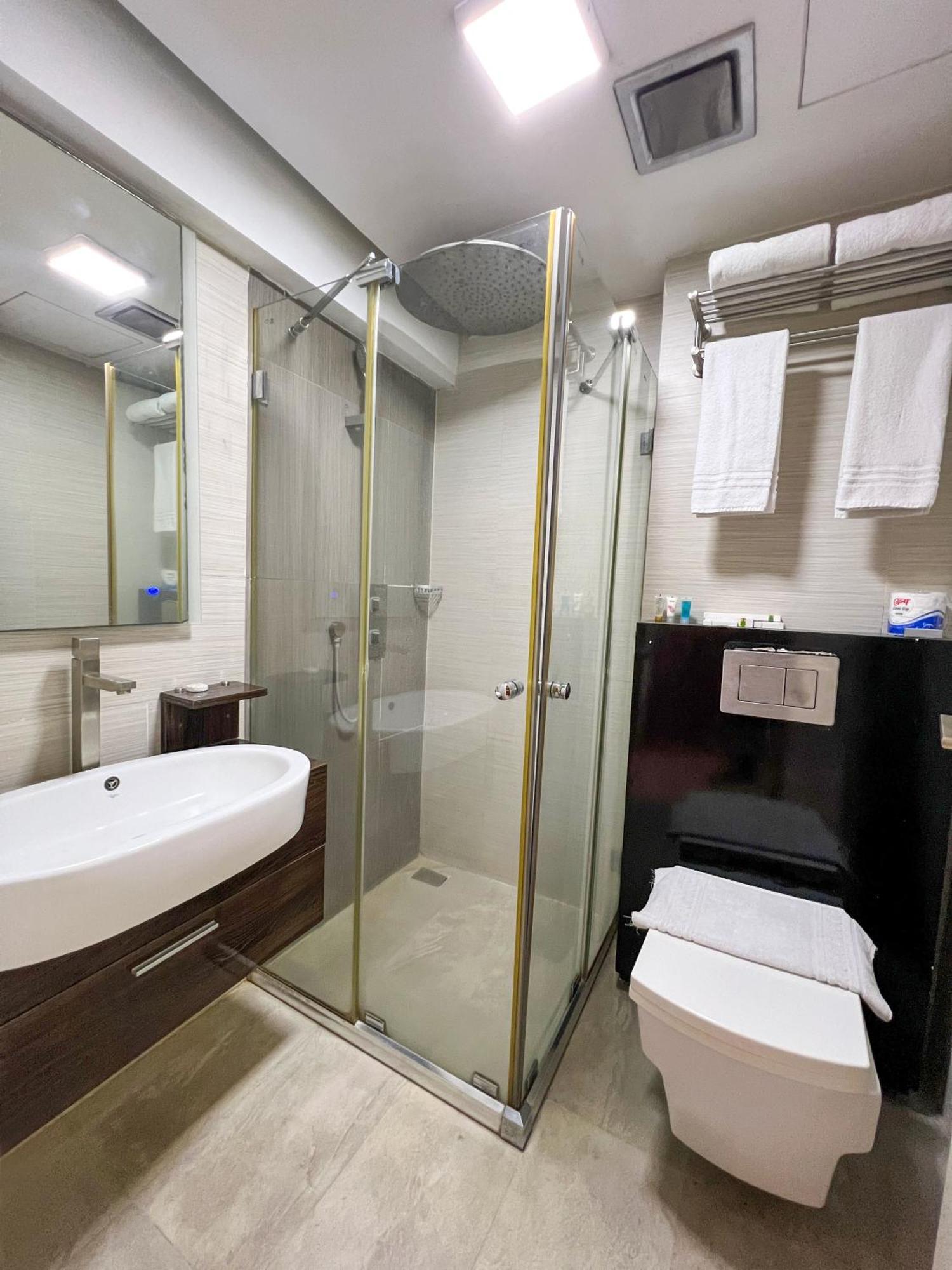 Coventina Lake Suites Dhaka Esterno foto