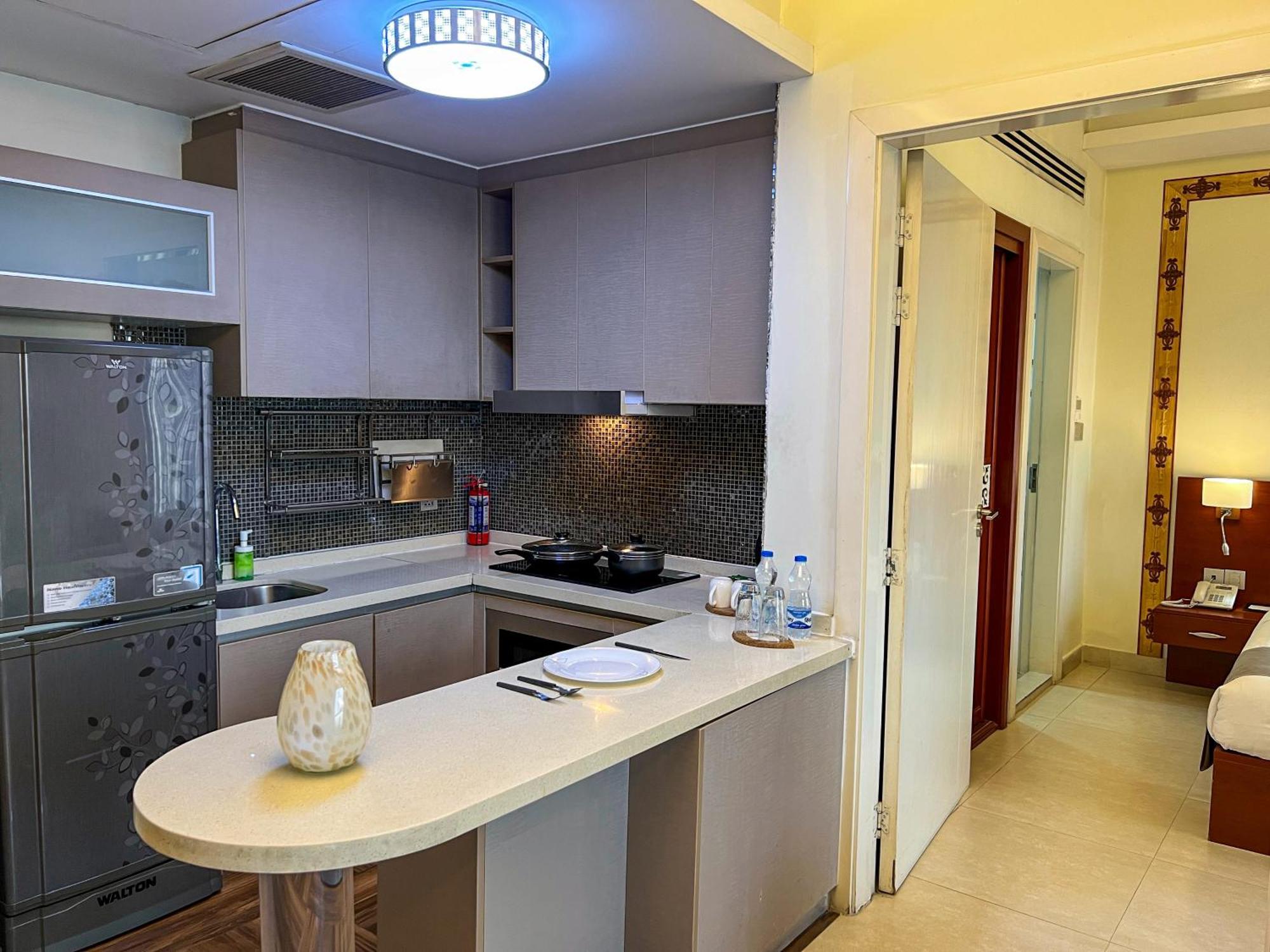 Coventina Lake Suites Dhaka Esterno foto