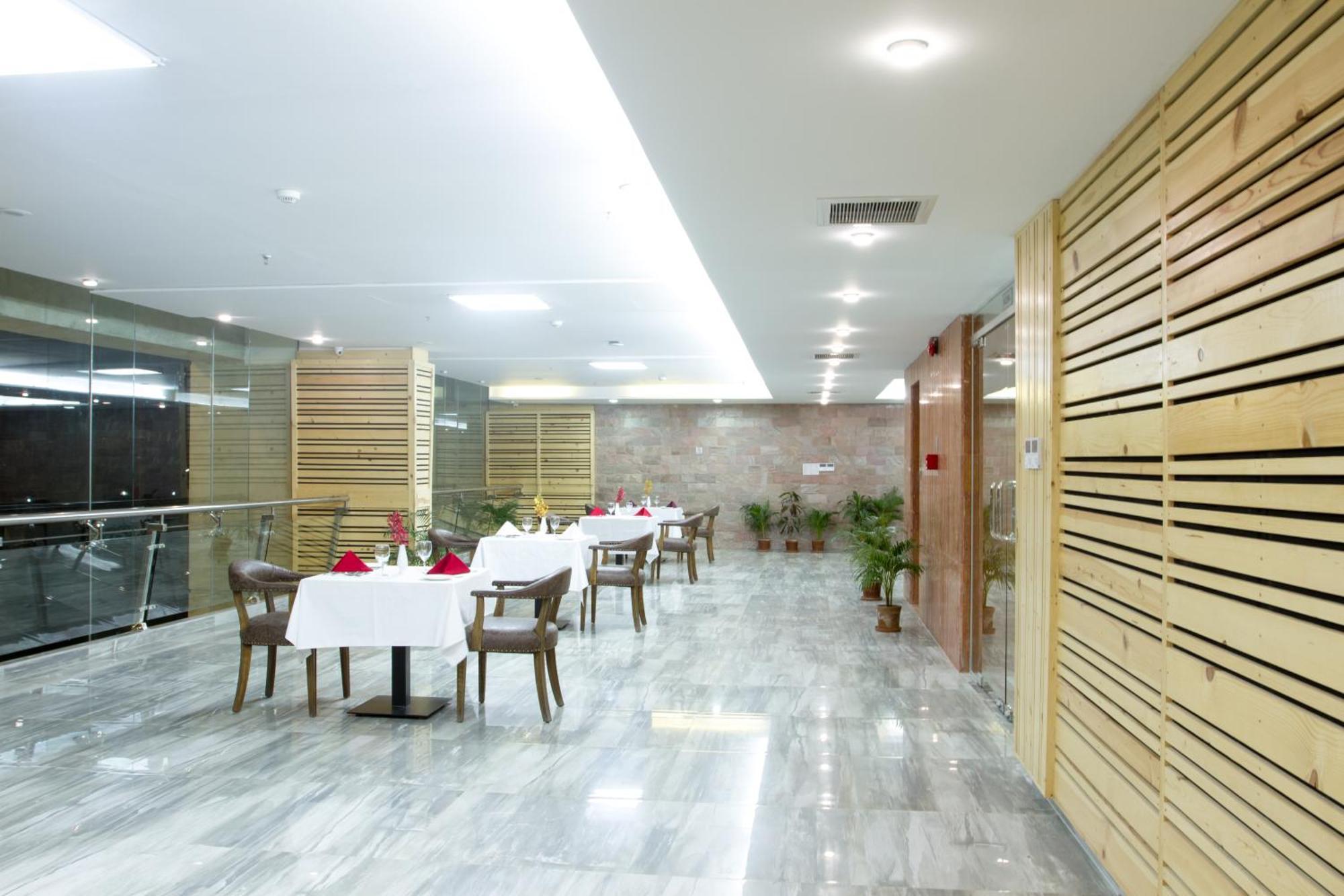 Coventina Lake Suites Dhaka Esterno foto