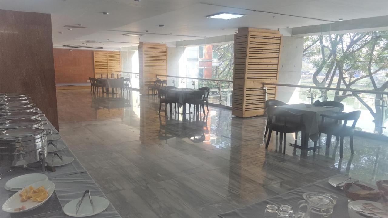 Coventina Lake Suites Dhaka Esterno foto