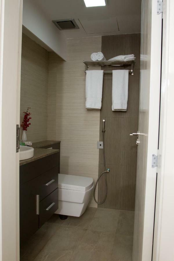 Coventina Lake Suites Dhaka Esterno foto