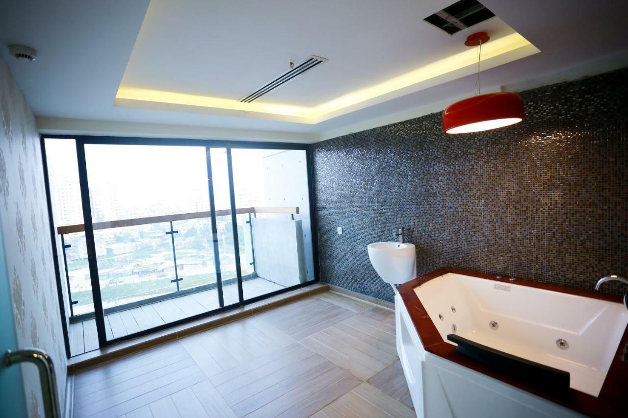 Coventina Lake Suites Dhaka Esterno foto
